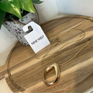 NWT🍃 Nine West long Gold tone Pendant Necklace wedding work accessories dress up
